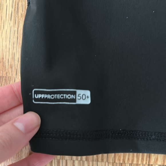 Quicksilver black and gray kids swim shirt/rashguard size 14/L - Picture 4 of 4